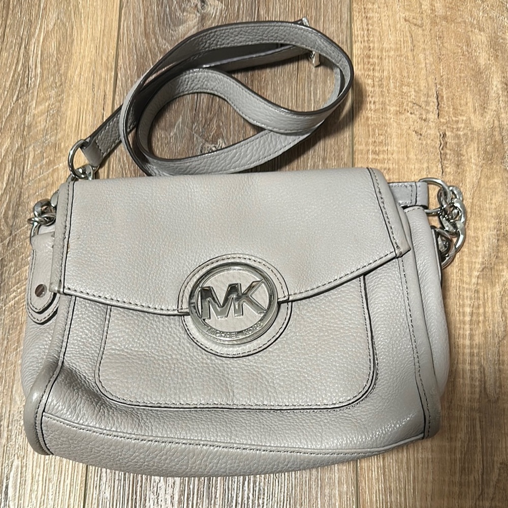 Michael Kors Gray Silver Crossbody Bag with Chic Design